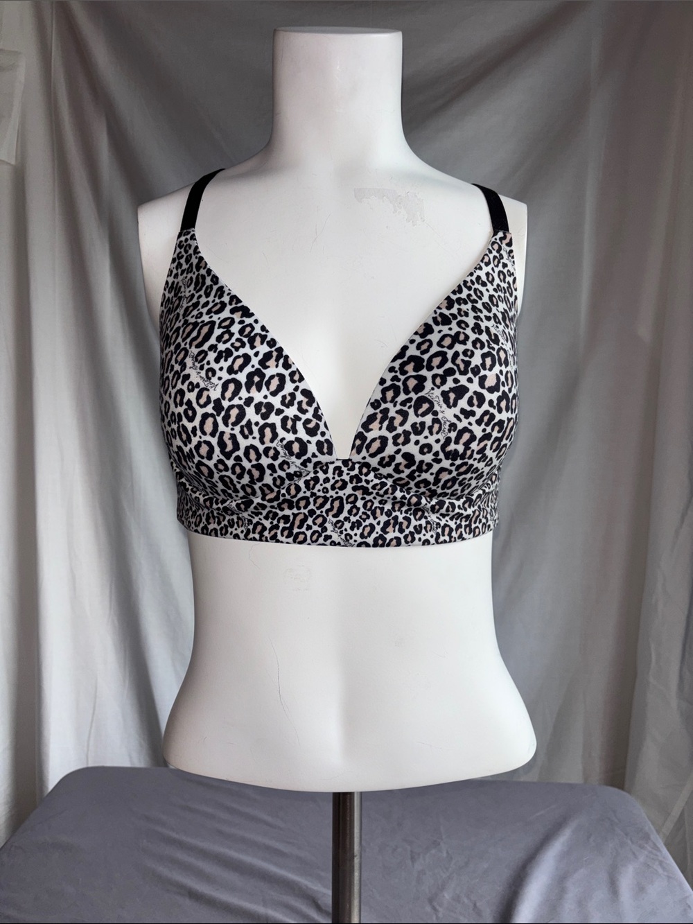 Victoria's Secret Leopard Wireless Bra - Black/Blush